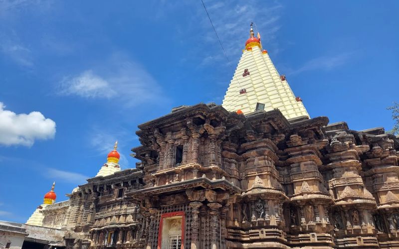 Mahalaxmi tample picture 800.jpg