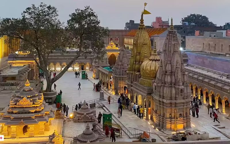 Kashi vishwanath Temple 01 (1).jpg