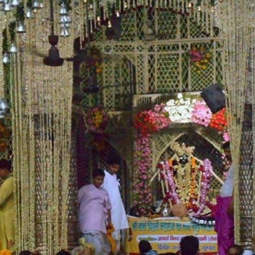 banke bihari temple 01.jpg